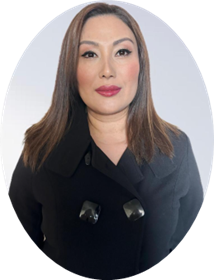 1998 yılında Azerbaycan Tıp Üniversitesinden doktor-eczacı ihtisası ile mezun olan Dr. Aglarova 2003-2008 yıllarında Uluslararası Azerbaycan Üniversitesi'nde farmakoloji öğretmeni olarak çalıştı ve aynı dönemde Hazar Üniversitesi'nde farmakoloji dersleri verdi. 2008 yılından itibaren Azerbaycan Cumhuriyeti Acil Durumlar Bakanlığı'nda Özel Riskli Kurtarma Servisi Tıbbi Departmanı'nın baş sorumlusu olarak çalışmaktadır. 2014 yılında Azerbaycan Cumhuriyeti Sağlık Bakanlığı Doktorların İleri Eğitim Enstitüsünde 