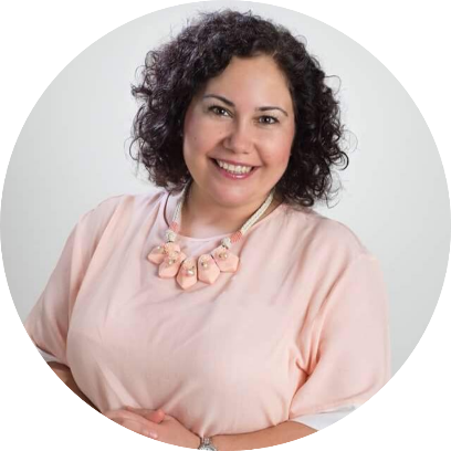 Lisans eğitimini 1999 yılında Hacettepe Üniversitesi, Psikolojik Danışmanlık ve Rehberlik Bölümü’nde tamamladı. 2003 yılında Orta Doğu Teknik Üniversitesi, Psikolojik Danışmanlık ve Rehberlik Bölümü’nde yüksek lisans eğitimini bitirdi. Doktora eğitimini 2008 yılında Hacettepe Üniversitesi, Psikolojik Danışmanlık ve Rehberlik Bölümü’nde tamamladı. İlişki doyumu, bağlanma pozitif psikoloji ve inançlar üzerine araştırmalarını gerçekleştirdi. Başkent Üniversitesi, Kaliforniya Üniversitesi, Bolu Abant Üniversitesi’nde akademik görevler aldı.   Çalışma alanları psikolojik danışmanlık ve rehberlik, sosyal ve beşeri bilimler, eğitim, eğitim bilimleri olan Sarı, Akdeniz Üniversitesi Eğitim Bilimleri bölümünde Doç. Dr. Olarak akademik çalışmalarına devam etmektedir.